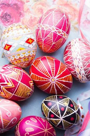 بيضة عيد الفصح الجميلة اليدوية - الأوكرانية التقليدية