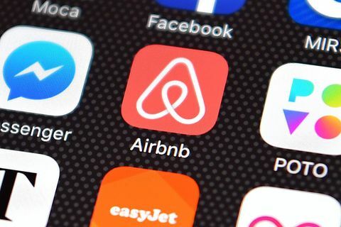 تطبيق Airbnb على الهاتف المحمول