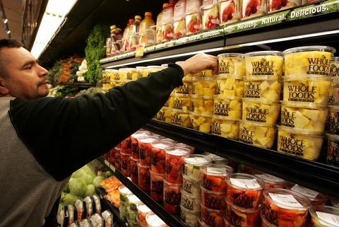 Walmart، Trader Joe's، Whole Foods، 7-Eleven Recalls salad over Salmonella، Listeria Risk