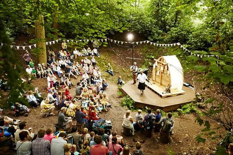 مهرجان الأخشاب: يُطلق مهرجان الغابات الدولي الأول والوحيد في المملكة المتحدة في عام 2018