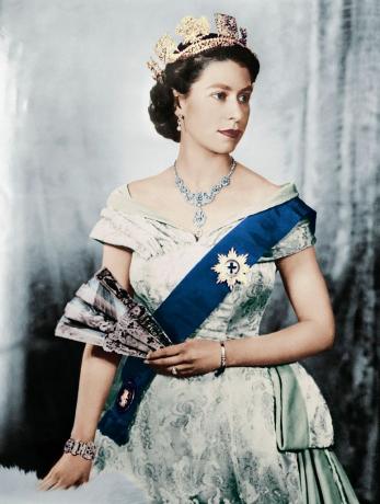 الملكة إليزابيث الثانية ملكة إنجلترا