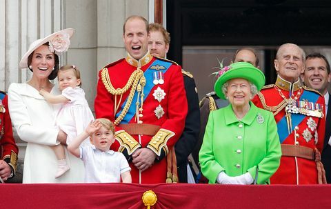 العائلة المالكة في القوات الملونة