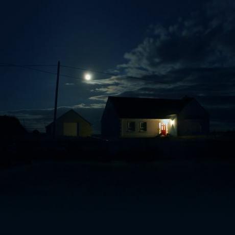 منزل في الليل
