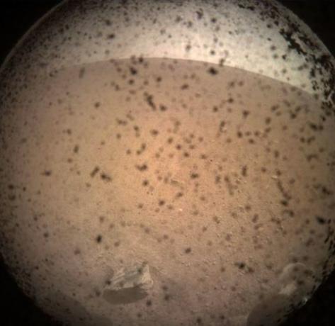 ناسا انسايت لاندر تشارك الصورة الأولى من سطح المريخ - صور بعثة المريخ
